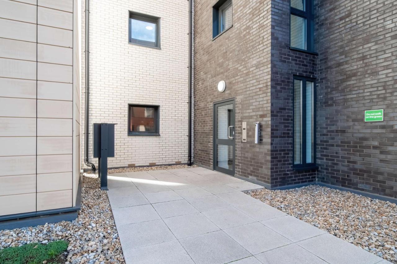 Livestay-New Private Apartment Building Minutes From Heathrow Σλόουθ Εξωτερικό φωτογραφία
