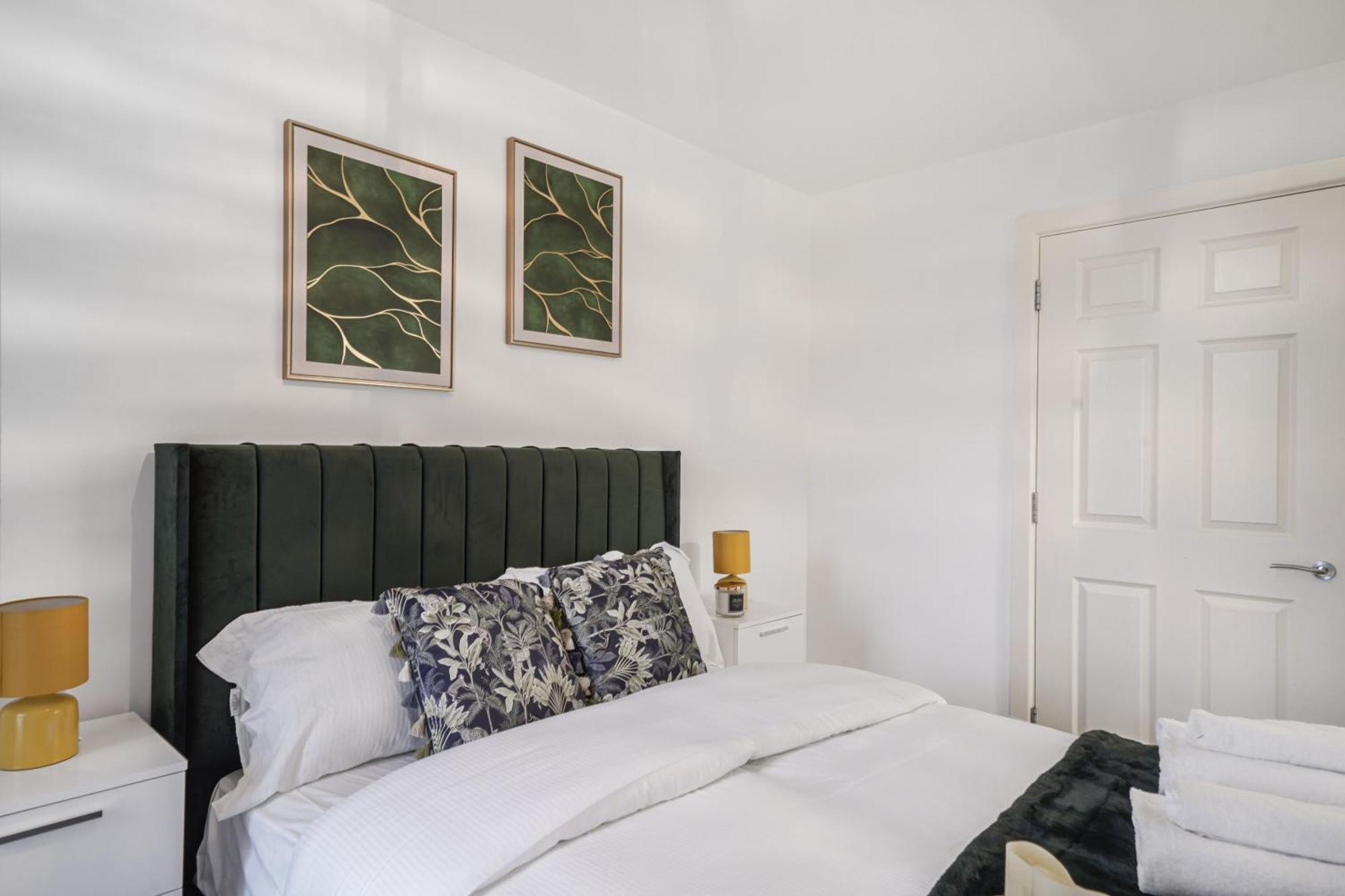 Livestay-New Private Apartment Building Minutes From Heathrow Σλόουθ Εξωτερικό φωτογραφία