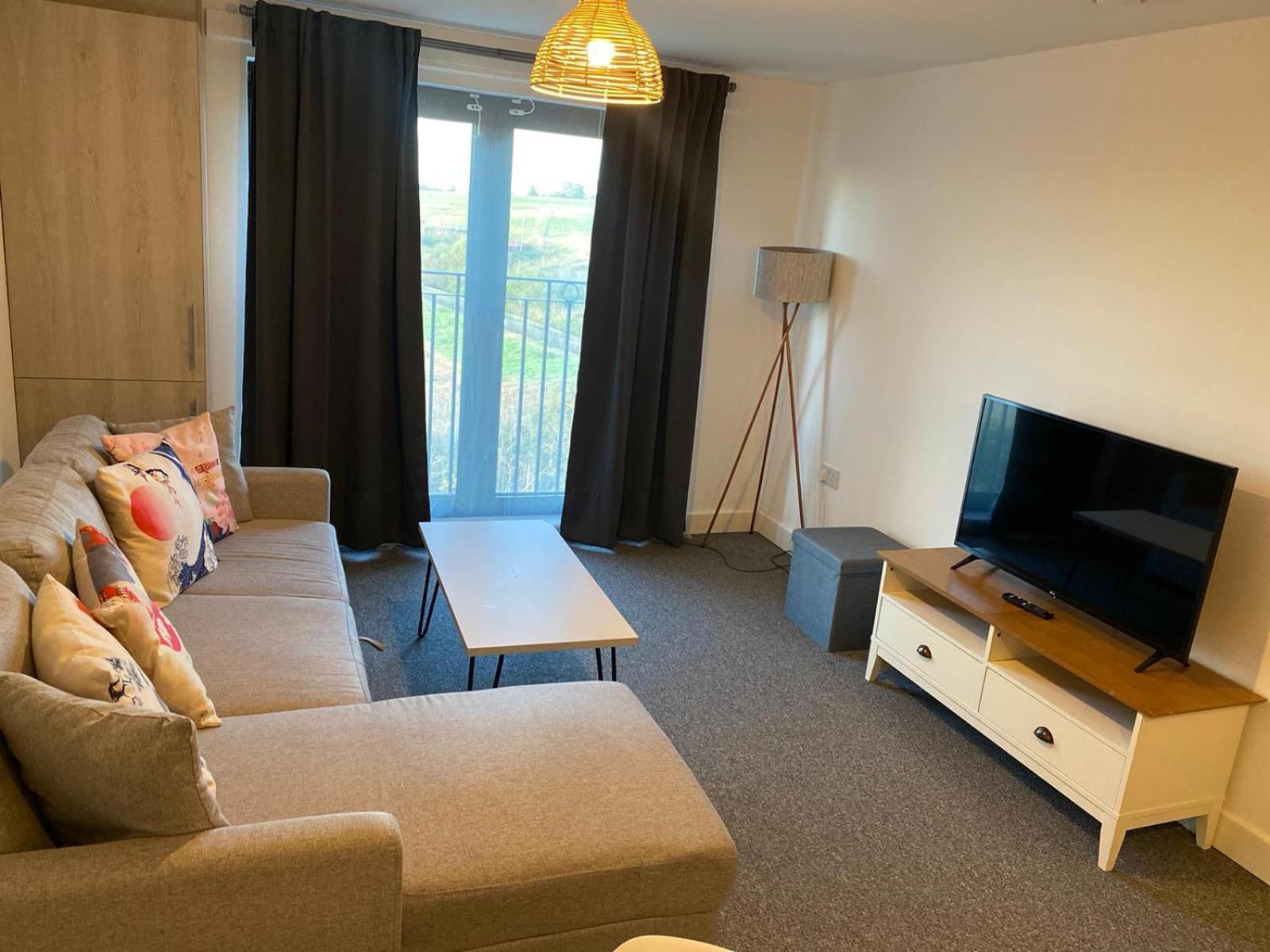 Livestay-New Private Apartment Building Minutes From Heathrow Σλόουθ Εξωτερικό φωτογραφία